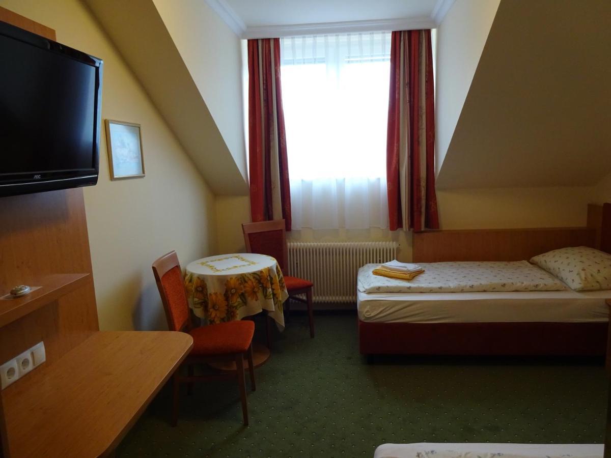 Hotel Rosner Gablitz Exterior photo